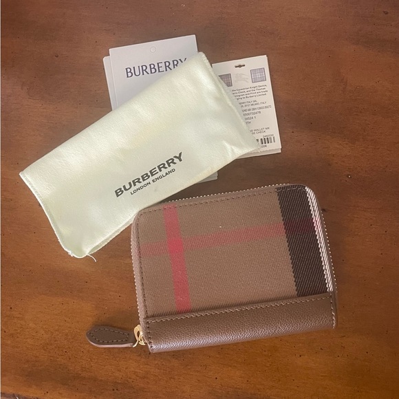 NEW Burberry compact zip around wallet - Picture 1 of 9